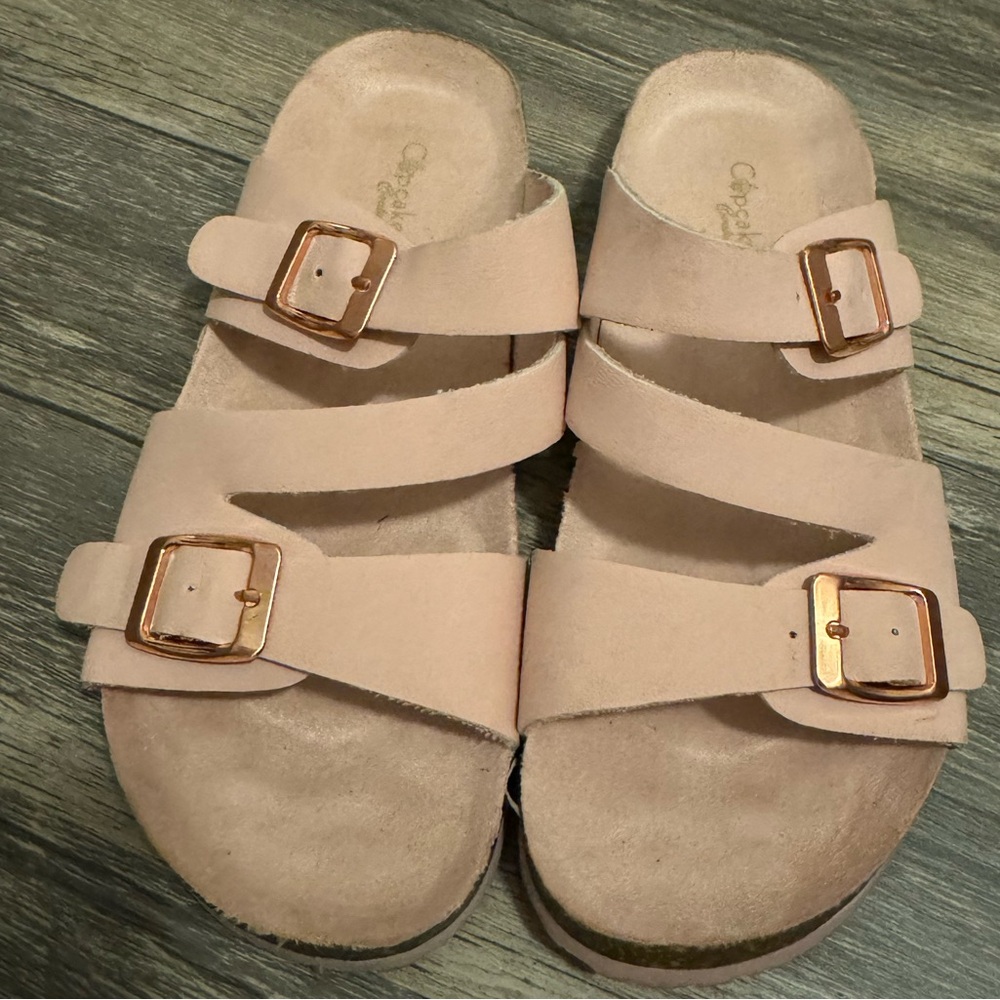 Girls 2Y pink sandals.